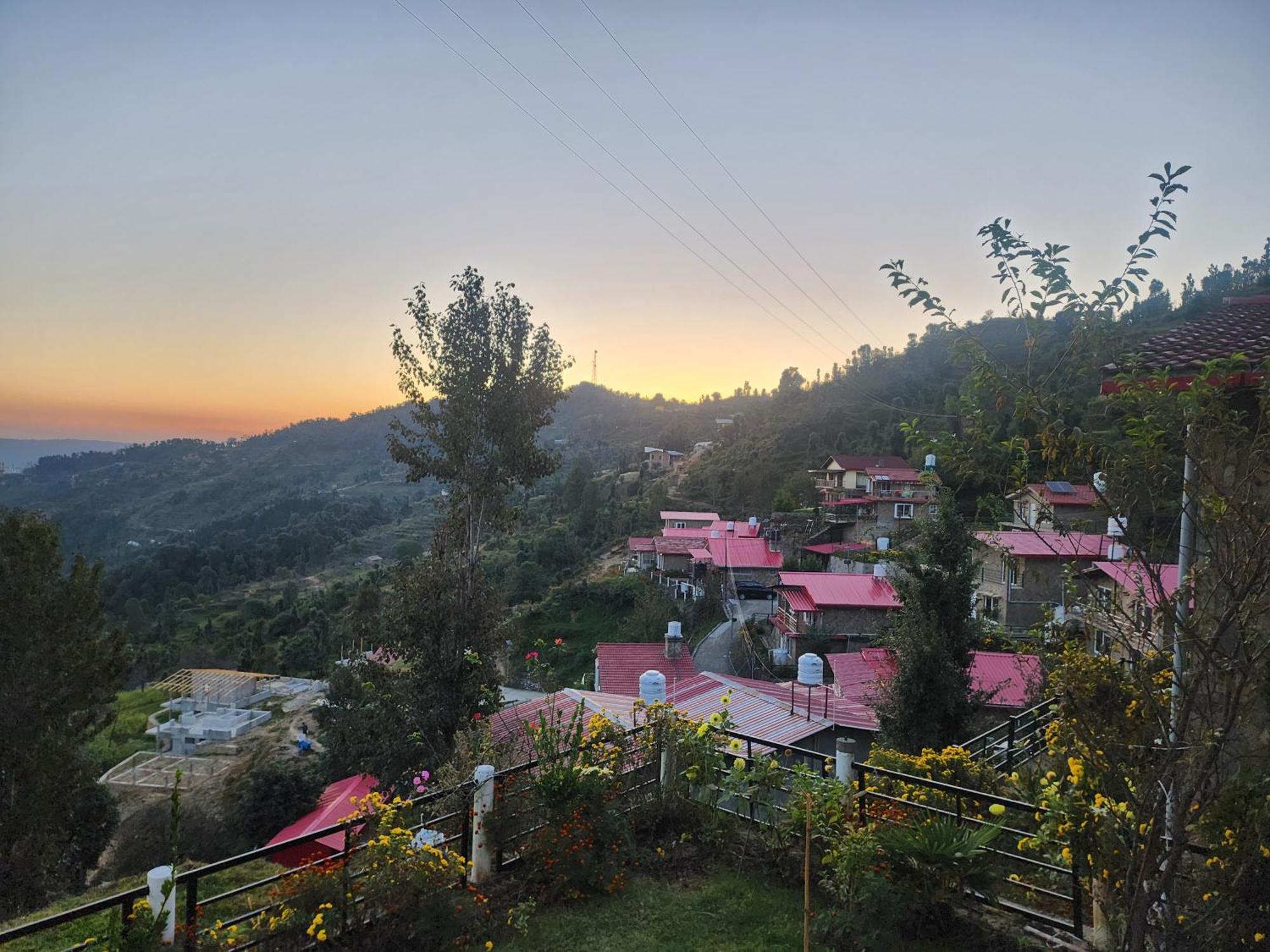 Villa Indus Valley Mukteshwar Exterior foto